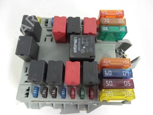 Used Fuse box FIAT PUNTO (188_) 1.9 JTD (86 hp) 22450709