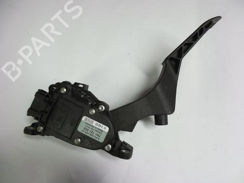 Used Pedal VW TRANSPORTER T5 Van (7HA, 7HH, 7EA, 7EH) 1.9 TDI (105 hp) 22450687