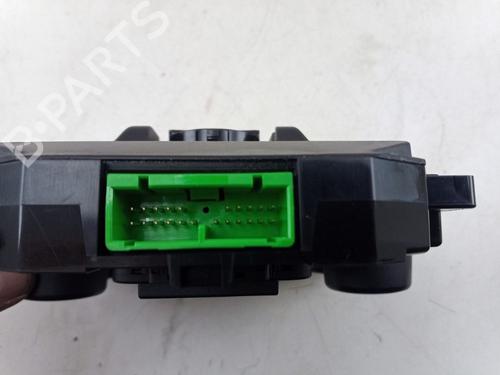 Climate control VOLVO V40 Hatchback (525) T3 GTDi | BP25881651I5 