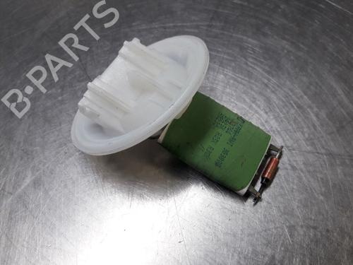 Used Heater resistor SMART FORTWO Coupe (451) 1.0 (451.330, 451.334) (61 hp) 22498046