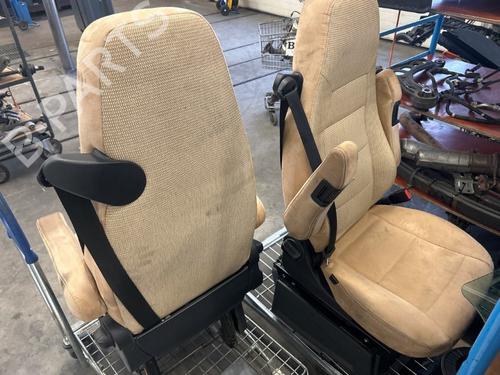 Left front seat FIAT DUCATO Platform/Chassis (250_) 130 Multijet 2,3 D | BP30598122C15