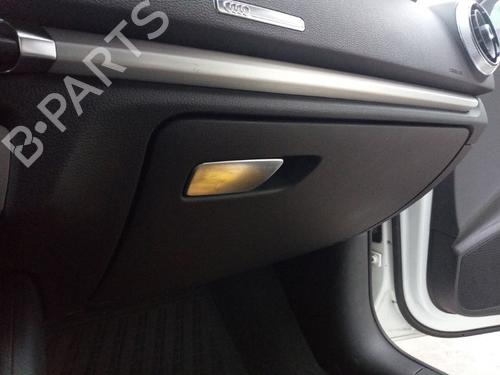 Hanskerom AUDI A3 Limousine (8VS, 8VM) 1.5 TFSI (150 hp) 32147988