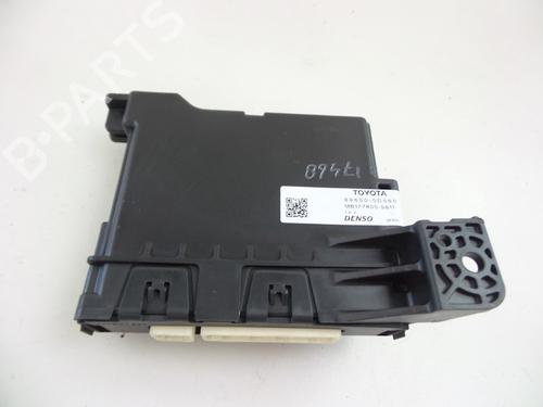 Used Electronic module TOYOTA YARIS (_P13_) 1.5 Hybrid (NHP130_, NHP130) (101 hp) 22481225