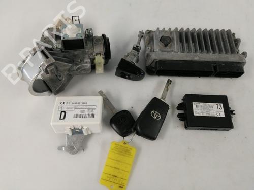 Used Electronic module TOYOTA YARIS (_P13_) 1.5 Hybrid (NHP130_) (101 hp) 27437014