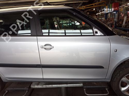 right-front-door-skoda-fabia-ii-combi-545-2007-2008-2009-2010-2011-2012-2013-2014-37427977 main image