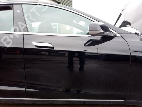Used Right front door TESLA MODEL S (5YJS) 75D AWD (525 hp) 22509003