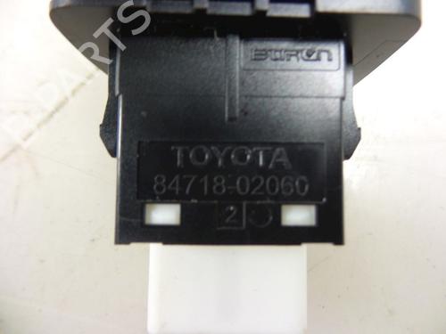 Switch TOYOTA AURIS Estate (_E18_) 1.8 Hybrid (ZWE186_, ZWE186R, ZWE186H) | BP22482573I30 