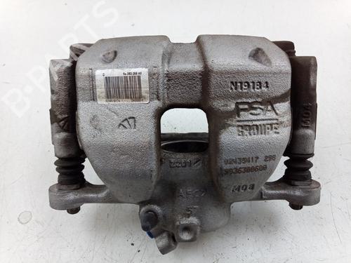 Venstre bremsekaliber foran OPEL CORSA F (P2JO) CORSA-e (68) (136 hp) 33052426