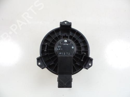 Used Heater blower motor TOYOTA YARIS (_P13_) 1.0 (KSP130_, KSP130) (69 hp) 22474334