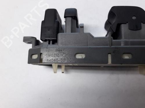 Switch TOYOTA AURIS Estate (_E18_) 1.8 Hybrid (ZWE186_, ZWE186R, ZWE186H) | BP22480511I30 