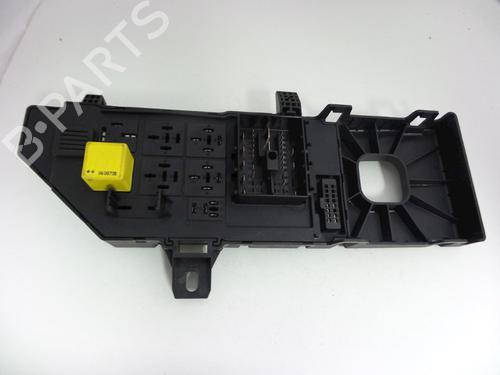 Used Fuse box OPEL VECTRA C Estate (Z02) 1.9 CDTI (F35) (150 hp) 22468113