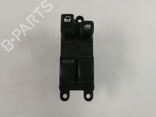 Used Switch NISSAN ALMERA II Hatchback (N16) 1.8 (114 hp) 22466183