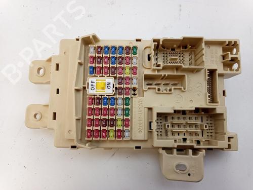 Used Fuse box Fuse box 39207389 39207389