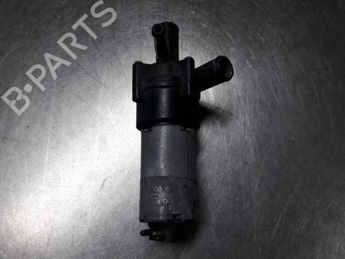 Pompe de circulation d'eau MERCEDES-BENZ E-CLASS (W210) E 300 Turbo-D (210.025) (177 hp) 22499474