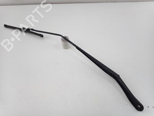 Used Front windshield wiper arm RENAULT CLIO V (B7_) 1.6 E-TECH 145 (B7MU) (143 hp) 32097729
