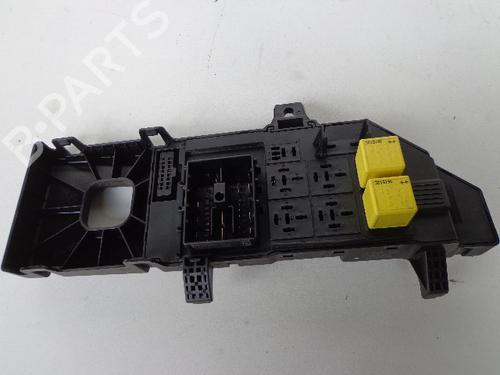 Caja reles / fusibles SAAB 9-3 Estate (E50) 1.9 TiD (150 hp) 22467740