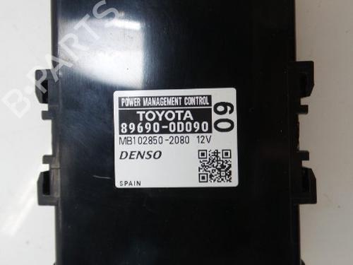 Used Electronic module TOYOTA YARIS (_P13_) 1.3 (NSP130_, NSP130) (99 hp) 22475219