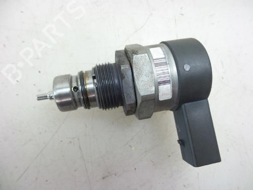 Used Electronic sensor SKODA OCTAVIA III Combi (5E5, 5E6) 1.6 TDI (110 hp) 22490365