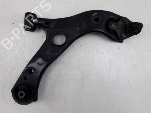 Used Right front suspension arm TOYOTA C-HR (_X1_) 1.8 Hybrid (ZYX10_, ZYX11_) (98 hp) 22502631
