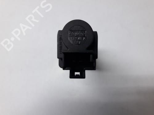Used Switch LAND ROVER DEFENDER Pick Up (L316) 2.2 Td4 4x4 (L317) (122 hp) 22508521