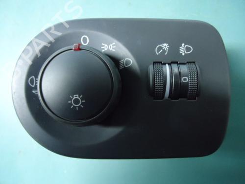 Used Headlight switch SEAT LEON (1P1) 1.9 TDI (105 hp) 22462025