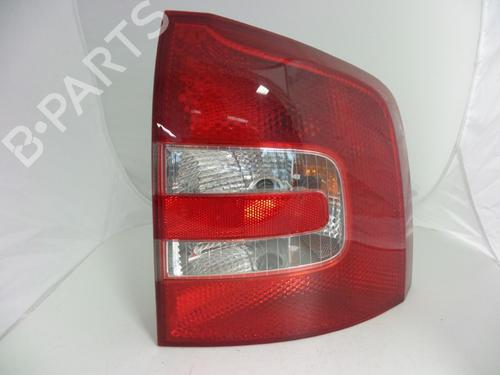 Høyre baklys SKODA OCTAVIA II Combi (1Z5) 1.9 TDI (105 hp) 22460043
