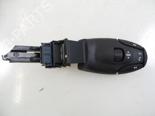 Used Steering wheel controls PEUGEOT 5008 (0U_, 0E_) 1.6 HDi (112 hp) 22475764