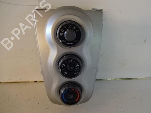 Commande Chauffage TOYOTA YARIS (_P9_) 1.3 VVT-i (SCP90_, SCP90R) (87 hp) 22471836