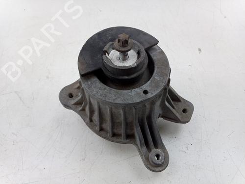 Used Engine mount MERCEDES-BENZ C-CLASS T-Model (S205) C 180 BlueTEC / d (205.236) (116 hp) 30084556