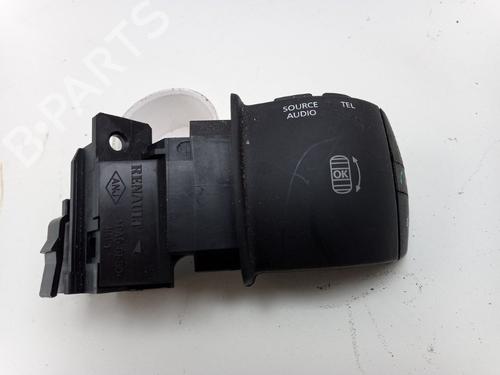 Stuurwielbediening RENAULT MASTER III Platform/Chassis (EV, HV, UV) 2.3 dCi 165 FWD (EV0P, EV0U, EV11, EV12, HV0P, HV0U,... (163 hp) 22497059
