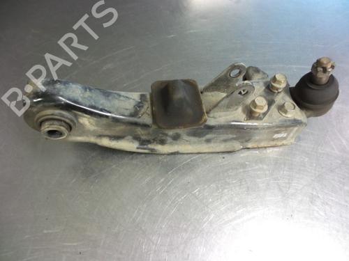Høyre foran bærearm HYUNDAI H-1 / STAREX Bus (A1) 2.5 CRDi (140 hp) 30820161