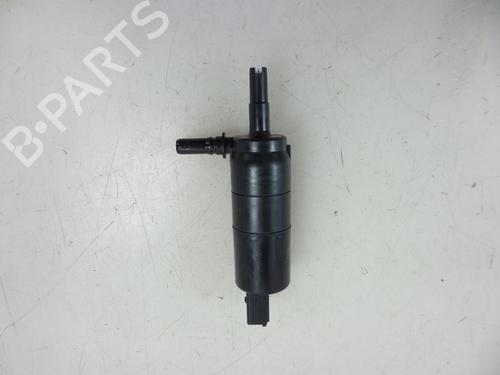 Used Washer pump BMW 5 Touring (F11) 520 d (190 hp) 22489943