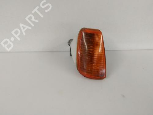 Used Right front indicator VW POLO Coupe (86C, 80) 1.3 Cat (55 hp) 22458092