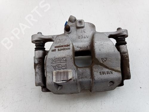 Højre bremsekaliber foran OPEL CORSA F (P2JO) CORSA-e (68) (136 hp) 33052427