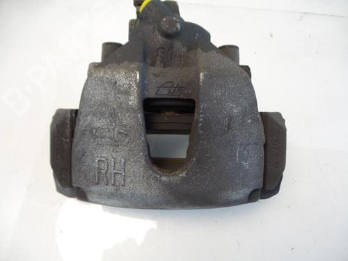 Used Right front brake caliper VOLVO V40 Hatchback (525) D2 (120 hp) 22479654