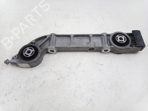 Used Engine mount Engine mount MERCEDES-BENZ V-CLASS (W447) V 300 CDI / d (447.811, 447.813, 447.815) (237 hp) 39963377 39963377