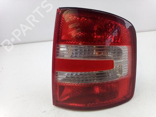 Feu arrière droit SKODA FABIA I Combi (6Y5) 1.9 TDI (100 hp) 22513327