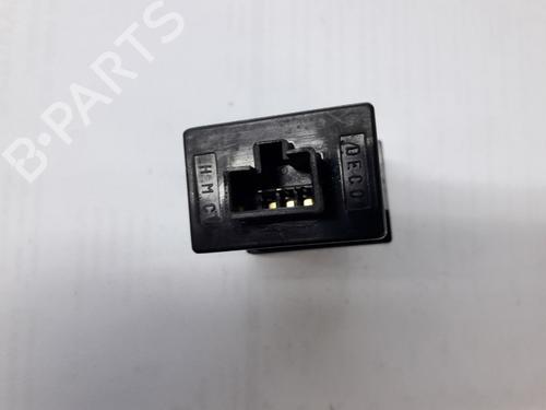 Switch HYUNDAI SANTA FÉ I (SM) 2.0 CRDi 4x4 | BP22505905I30