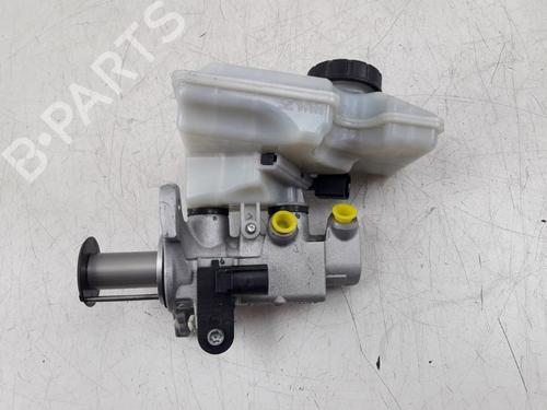 Used Brake master cylinder VW PASSAT B8 Variant (3G5, CB5) 1.6 TDI (120 hp) 22501341