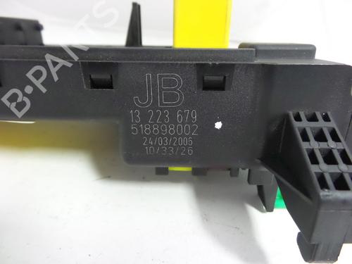 Fuse box OPEL VECTRA C Estate (Z02) 1.9 CDTI (F35) | BP22468113E1