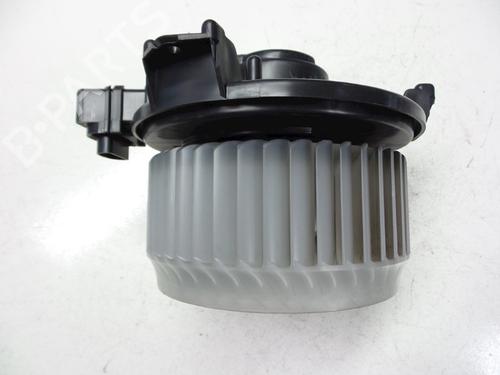 Moteur de chauffage SUZUKI SX4 (EY, GY) 1.6 VVT (RW416, YA21S) (107 hp) 22467185
