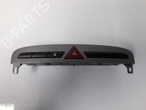 Used Warning switch PEUGEOT 308 SW I (4E_, 4H_) 1.6 16V (120 hp) 22501301