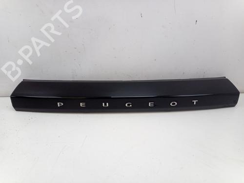Used Tailgate trim PEUGEOT 2008 II (UD_, US_, UY_, UJ_, UR_, UC_) e-2008 (UKZKXZ) (136 hp) 28707900