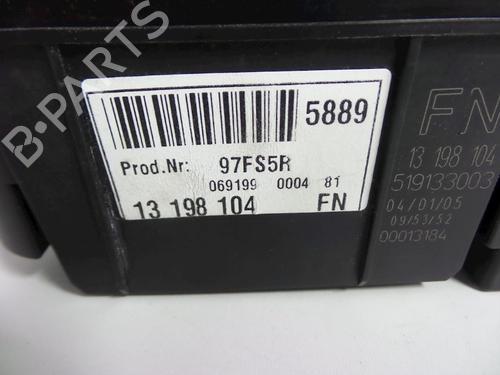 Boîte à Fusibles OPEL VECTRA C GTS (Z02) 1.9 CDTI (F68) | BP22452298E1 