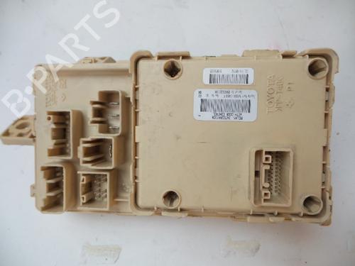 Fuse box TOYOTA AVENSIS Estate (_T25_) 2.2 D-CAT (ADT251_, ADT251R) | BP22472673E1 