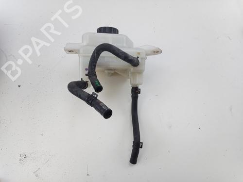 Used Brake fluid reservoir TOYOTA YARIS (_P13_) 1.5 Hybrid (NHP130_) (101 hp) 28196739