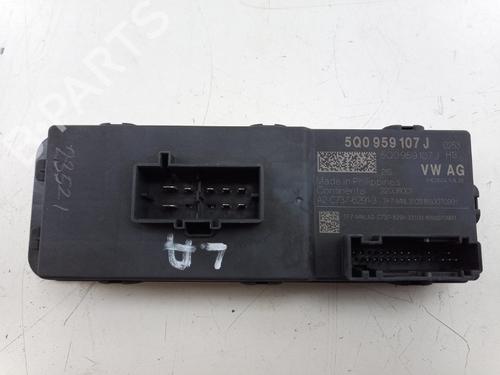Otra VW PASSAT B8 Variant (3G5, CB5) 2.0 TDI (150 hp) 29594292
