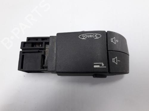 Used Steering wheel controls RENAULT TRAFIC II Van (FL) 1.9 dCi 80 (FL0B) (82 hp) 22499776