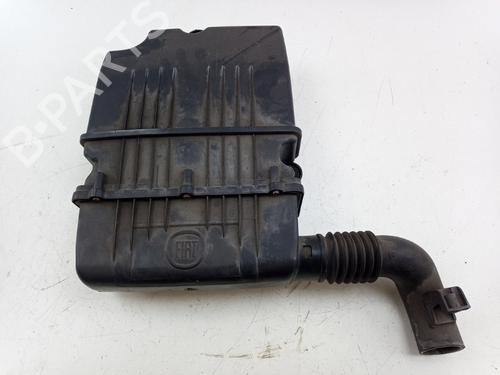Used Air filter box FIAT 500 (312_) 1.2 (312AXA1A) (69 hp) 31049104