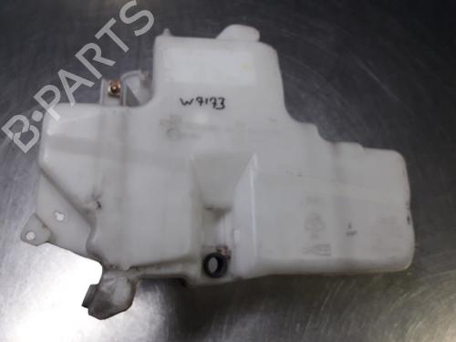 Used Windscreen washer tank MITSUBISHI L400 Van (PD_W, PC_W, PB_V, PA_W, PA_V) 2500 TD (PD5W, PD5V, PA5W, PA5V) (87 hp) 22453219
